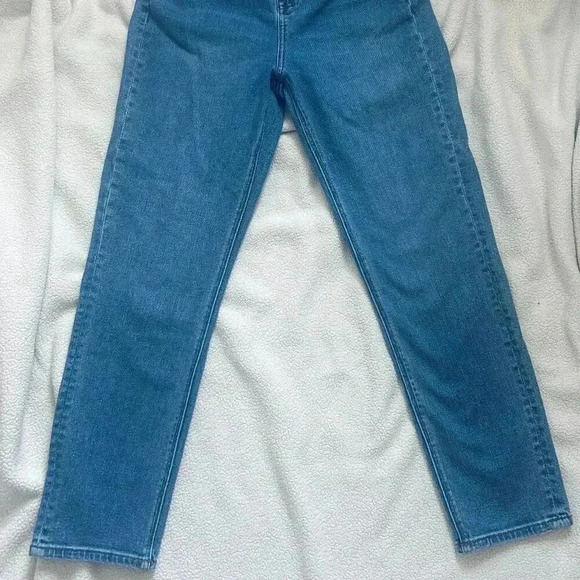 American Eagle Outfitters Stretch Mom Jeans - Picture 3 of 9